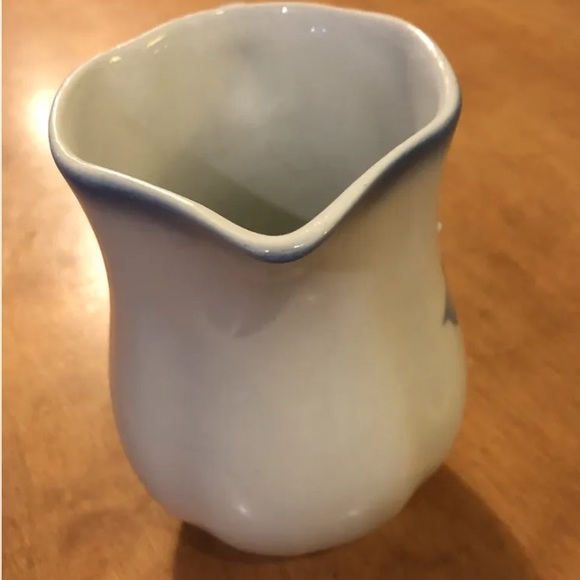 ARABIA Finland Small Pitcher 5” Creamer White W/ Single Blue Flower VTG EXC - Picture 3 of 10